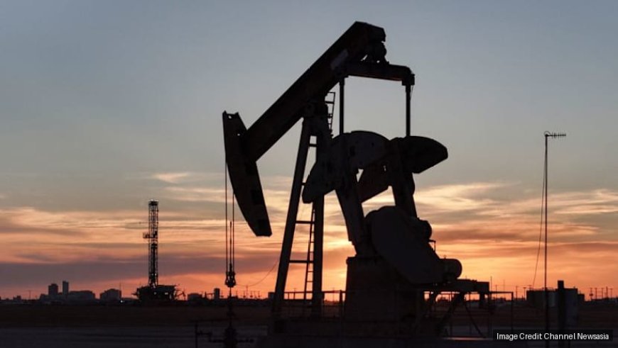 Oil slips even as US winter storm curbs crude output