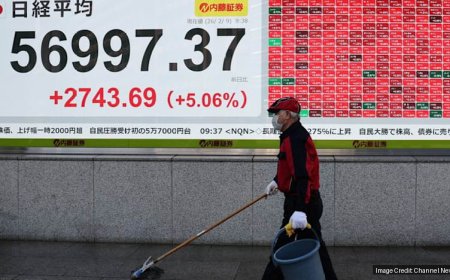 Asia stocks rally as Nikkei jumps, chip sector rebounds